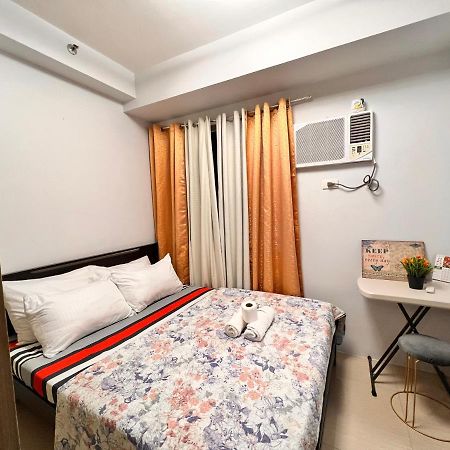 Yam Staycation Shore Residences Manila Exteriör bild