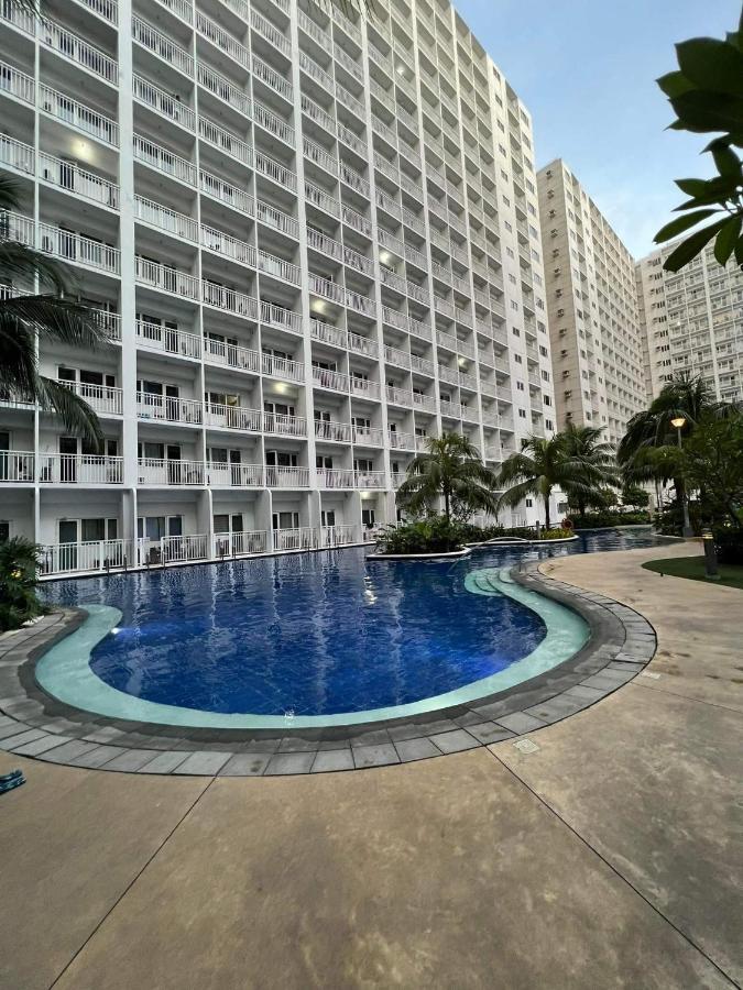 Yam Staycation Shore Residences Manila Exteriör bild