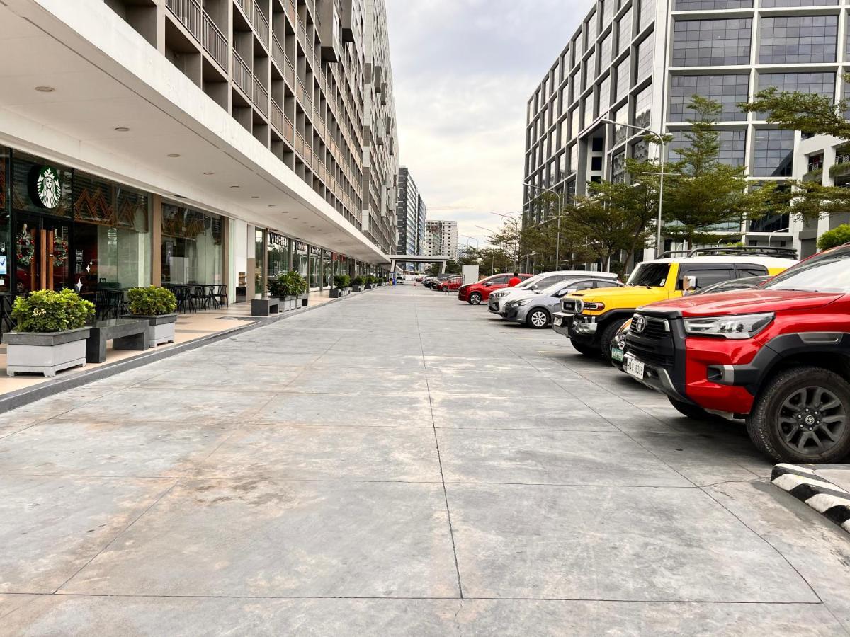 Yam Staycation Shore Residences Manila Exteriör bild